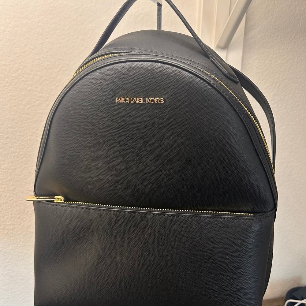 Michael Kors Sheila Medium Backpack NWT